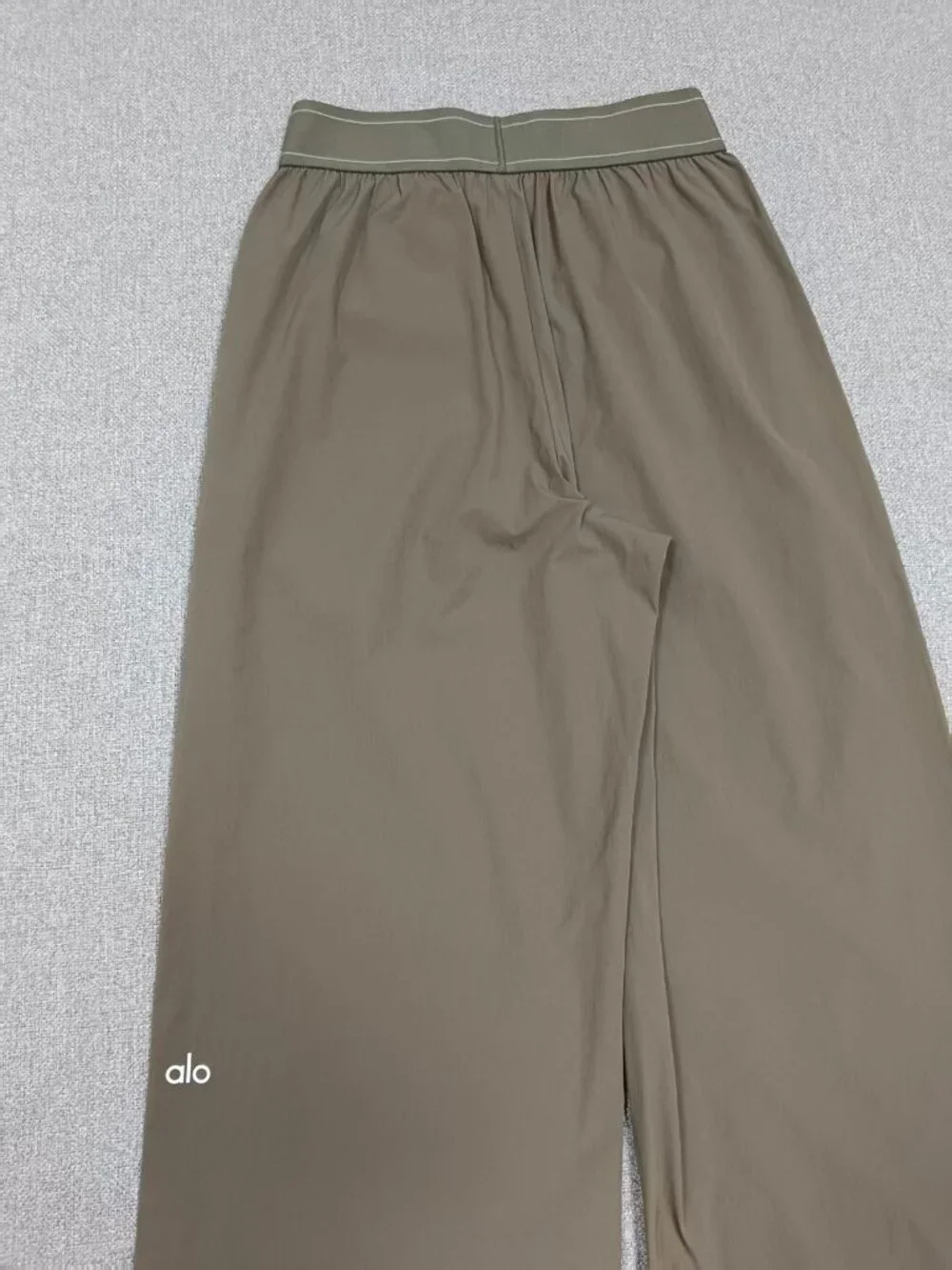 Olive Brand new with tags💐ALO Yoga Suit Up Trouser Wide-Leg, 30” Inseam👼